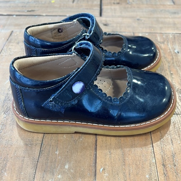 Elephantito Other - Elephantito navy patent leather scalloped Mary Janes